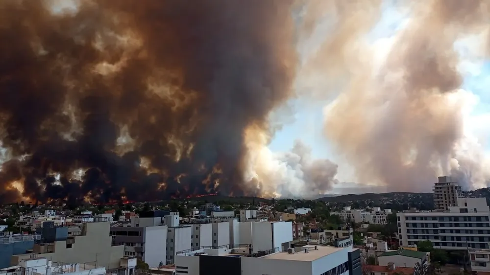 Incendio Villa Carlos PAz 03