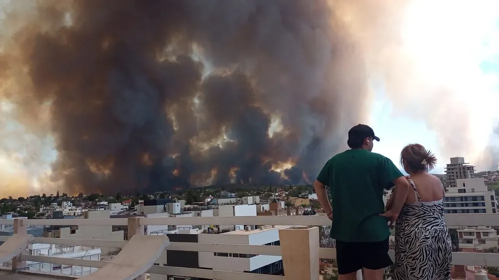 Incendio Villa Carlos PAz 02