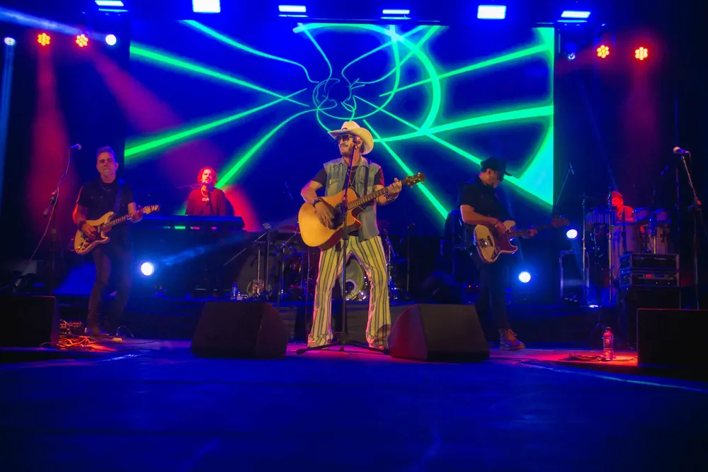 Los Rancheros Cerrando Rio y Luna