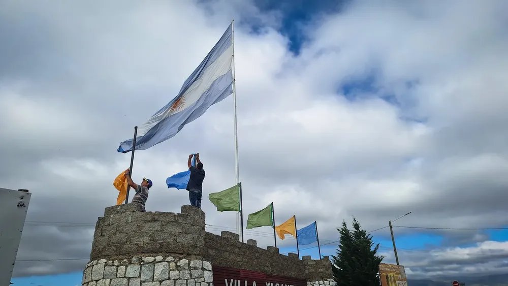 villa yacanto banderas