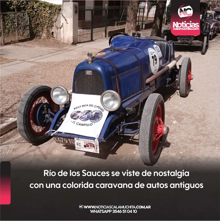 Río de los Sauces se viste de nostalgia con una colorida caravana de autos antiguos