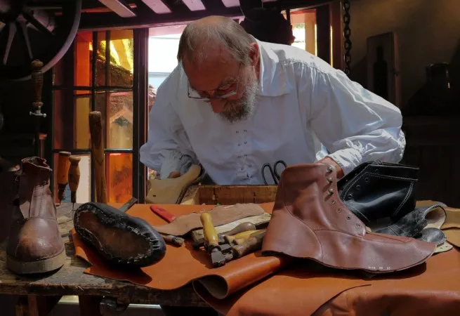 Zapateros a sus Zapatos