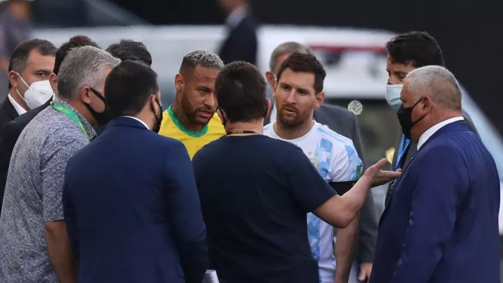 Argentina se retiró al vestuario y Conmebol suspendió el partido