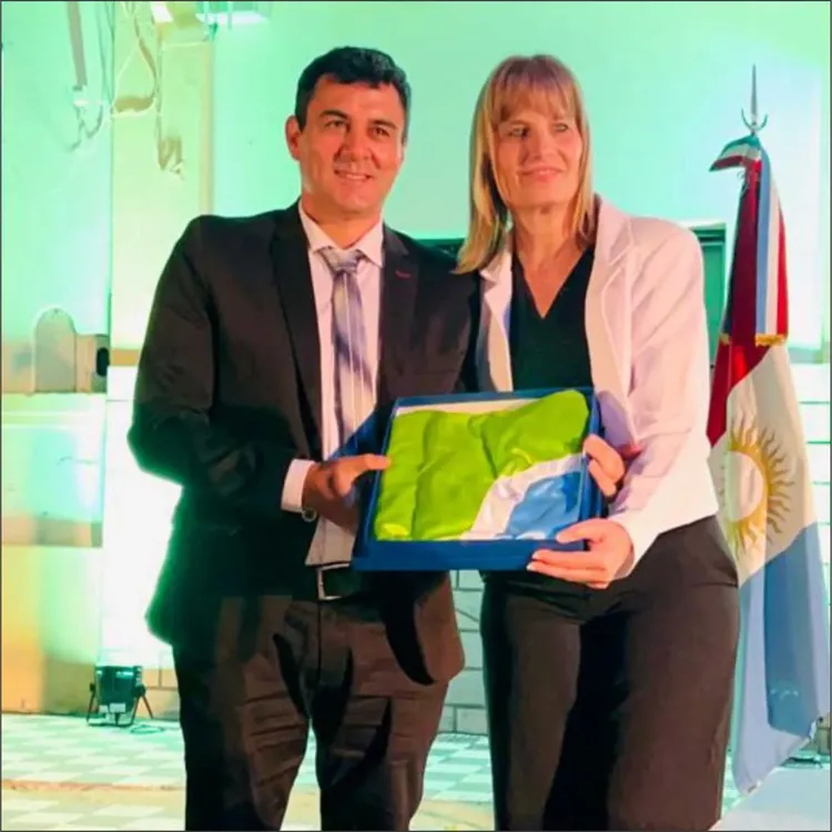 Nueva Intendenta en la cruz