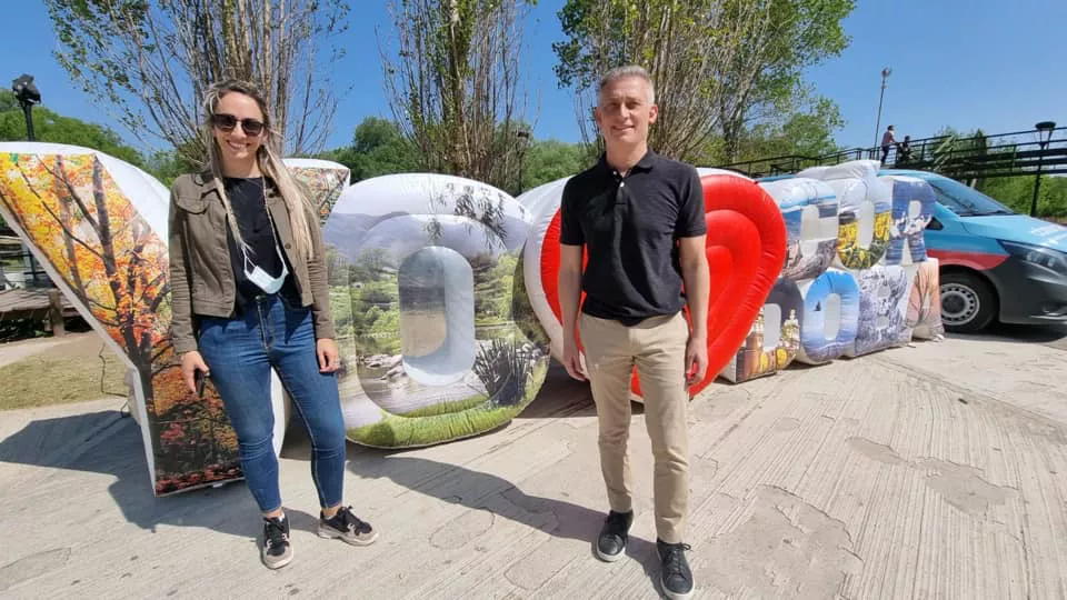 Esteban Aviles y Cintia Costa
