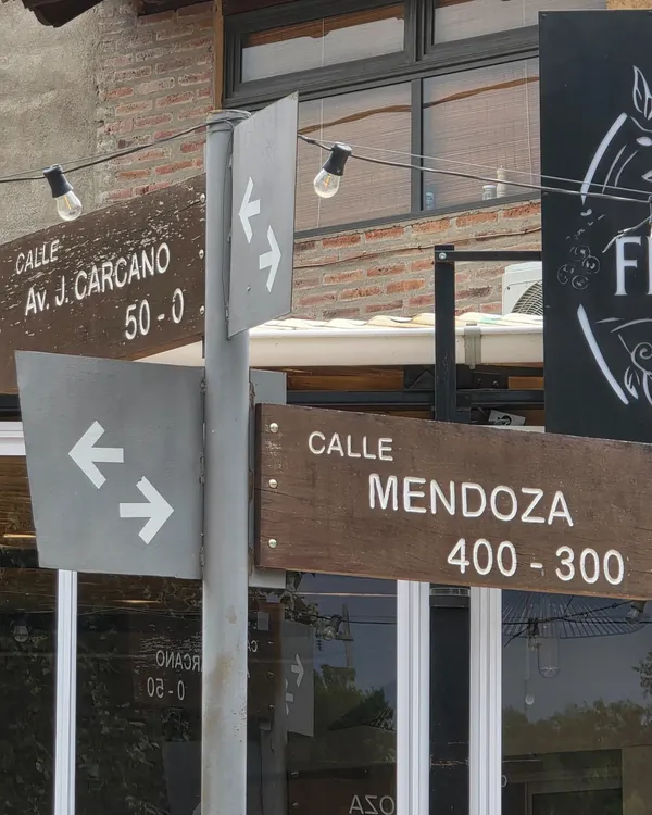 597386109_1306821368152055_5419671558931584927_n (1)