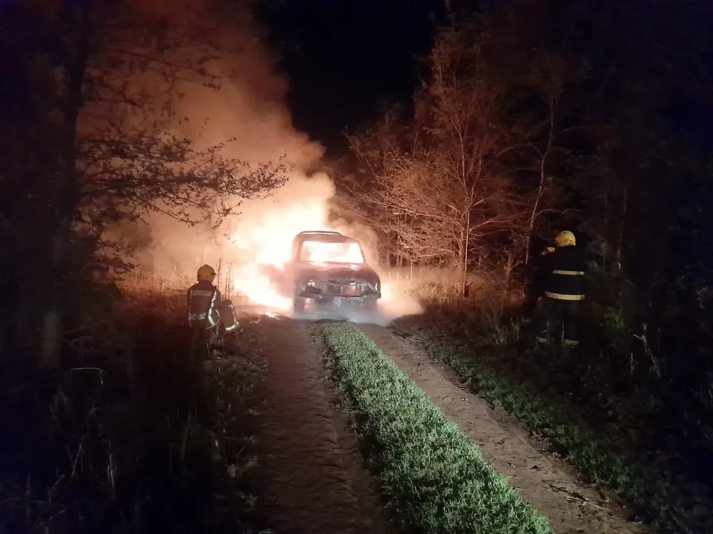 los reartes auto incendio 02