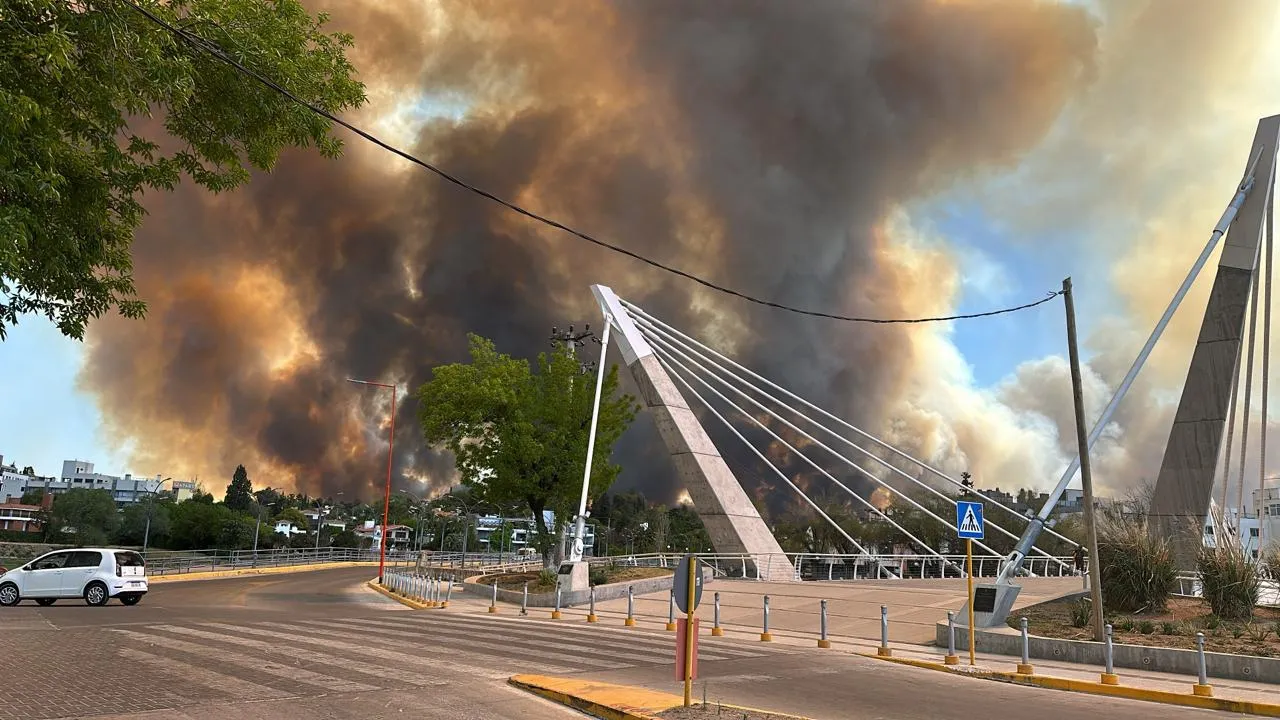 Incendio Villa Carlos PAz 01